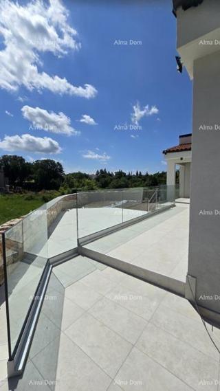 Kanfanar – Moderna prizemnica s bazenom v mirnem okolju