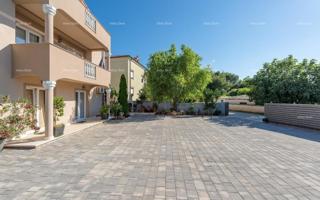 Medulin, samostoječa hiša s 5 apartmaji. Blizu Pošesa in plaž!.