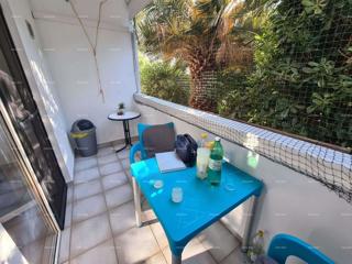 Prizemni apartma z ložo in bazenom. Medulin.