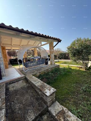 Prodaja - hiša s bazenom blizu morja, Volme, Banjole!