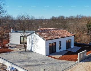 BARBAN, KOŽLJANI - Nova hiša v bližini gozda, z bazenom. EKOLOŠKO MESTO! 15 minut vožnje z avtom do morja