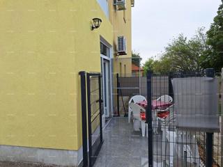 Prodaja stanovanja, 27 m², pritličje z lastniškim parkirnim mestom