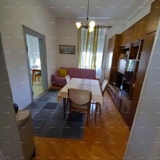 Iznajmljuje se namješten stan 60 m2 v Puli, blizu centra