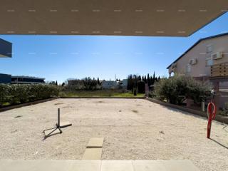 Prodamo novo stanovanje z velikim vrtom v Medulinu!