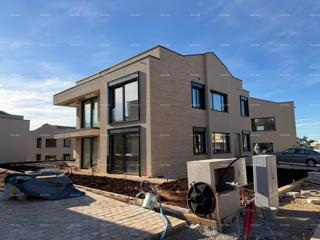 Prodaja moderne vile v lepem stanovanjskem naselju, Umag