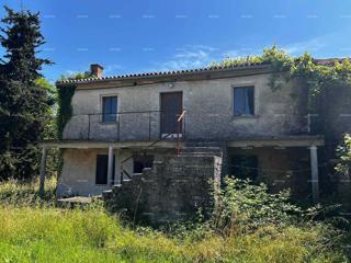 Prodaja hiše s skednjem in zemljiščem v bližini Barbana!