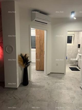 Prodaja - opremljen stan s parkirnim mestom v bližini centra, Pula!