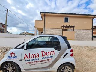 Hiša z bazenom za prodajo - Svetvinčenat