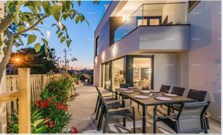 Prodaja čudovite vile s bazenom, jacuzzijem in pogledom na morje, Fažana!