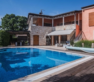 Istra, Rovinj, Veličastna vila s prostornim vrtom in možnostjo gradnje