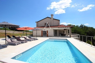 Čudovita vila s prostornim vrtom in bazenom, Istra, Poreč