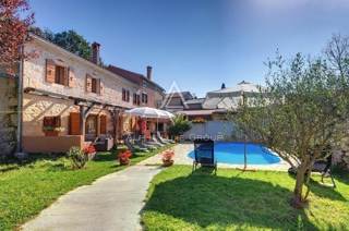 Gračišće, Istra – Čudovita kamnita hiša z bazenom