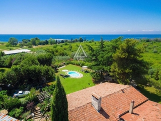 Čudovito posestvo s hišo in tremi bungalovi, 250 m od morja, Umag, ISTRA