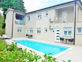 Apartmajska hiša z bazenom, Istra, Medulin
