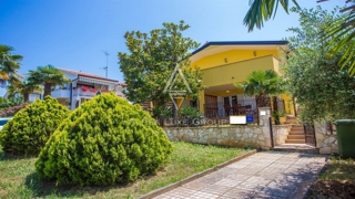 Hiša s 4 stanovanjskimi enotami, Istra, Poreč