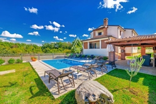 VILA Z BAZENOM NA MIRI LOKACIJI, ISTRA , POREČ