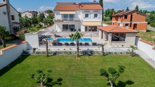 Vila z bazenom, mirna lokacija, v bližini Poreča.