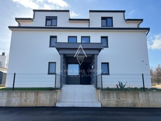 Poreč, Istra, Sodobno stanovanje s teraso