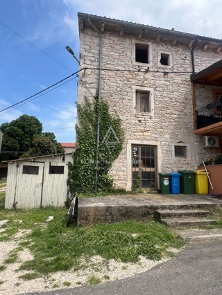 Buje, Istra: Kamnita Hiša za Investicijo