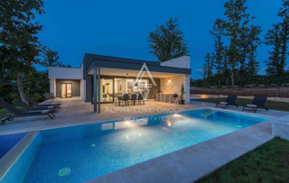 Istra, Žminj: Moderna pritlična hiša z bazenom