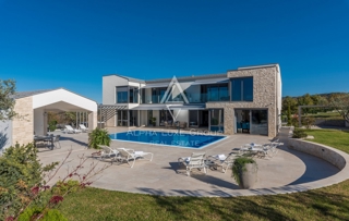 Atraktivna luksuzna vila na mirni in tihi lokaciji, Motovun, ISTRA