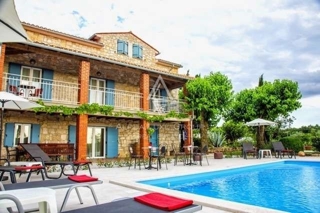 Čudovita kamnita vila na prostorni parceli z lastnim vinogradom, Poreč, ISTRA