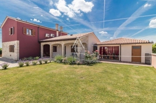 Prostorna vila z bazenom, Istra, Svetvinčenat