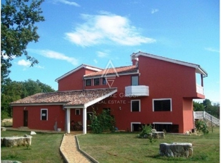 Prijetna samostojna hiša z bazenom, Istra, Poreč
