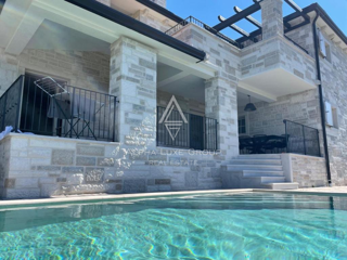 Istra, Momjan: Luksuzna vila s panoramskim razgledom