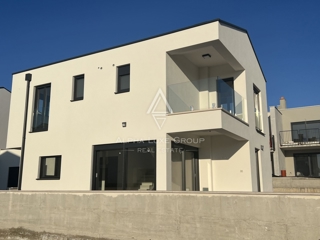 ALPHA LUXE GROUP proda hišo, novogradnja, Poreč