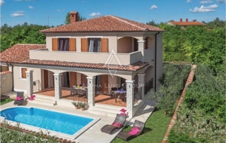 Vila z bazenom in urejenim pogledom, Istra, Marčana