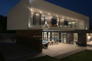 Lepa moderna vila z bazenom, Istra, Pula, Ližnjan