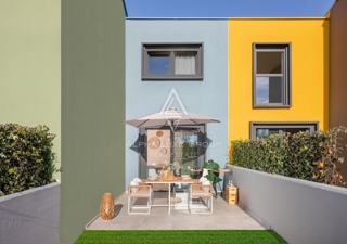 Poreč, Veli Maj: Sodobne vrstne hiše s pogledom na morje