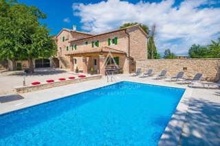 ISTRIJA, ŽMINJ - Izjemna kamnita vila z bazenom