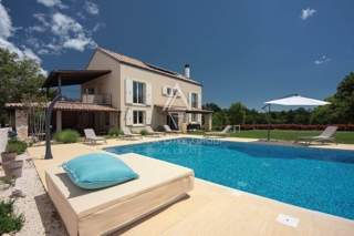 Svetvinčenat, Istra - Prestižna vila s prestižno opremo