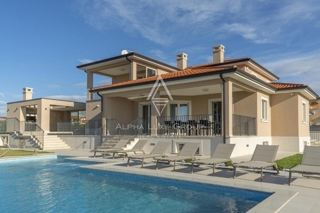 Čudovita luksuzna vila z bazenom, Istra, Kaštelir