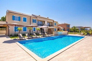 Fantastična vila z apartmaji z bazenom, Istra, Poreč