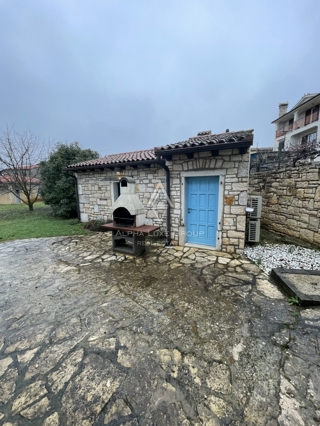 Istra, Kanfanar – Kamnita vila z bazenom in vrtom