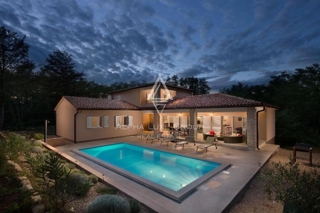 Edinstvena Vila z bazenom, Istra, Labin