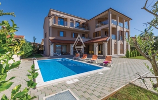 Atraktivna vila z velikim bazenom v bližini plaže, Istra, Medulin
