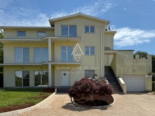 Hiša Umag, 380m2