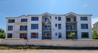 Istra, Umag: Nov stan z dvigalom v Bašaniji