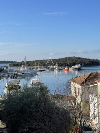 Istra, Vrsar - Zgodovinska hiša s poslovnim prostorom ob morju