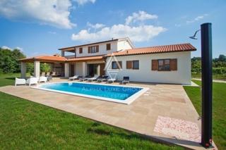 Očarljiva vila z bazenom, isytia, labin