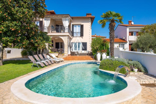 Istra, Umag – Elegantna vila ob morju z bazenom