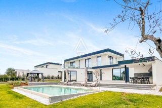 Istra, Kaštelir: Razkošna vila s pogledom na morje