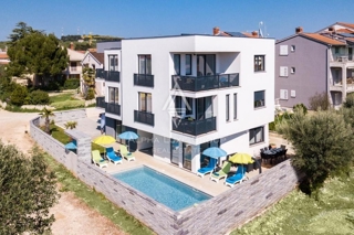 Čudovita vila z bazenom blizu morja, Istra, Medulin