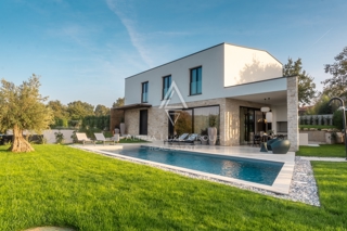 Poreč, Istra: Moderna vila z bazenom in pogledom na morje