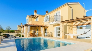 Istra, Vodnjan: Mediteranska hiša z bazenom