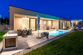Istra, Poreč: Moderna vila z bazenom in zasebnostjo